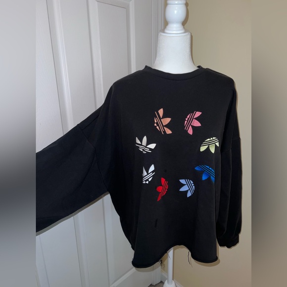 Oversized Adidas Sweater - Picture 2 of 6
